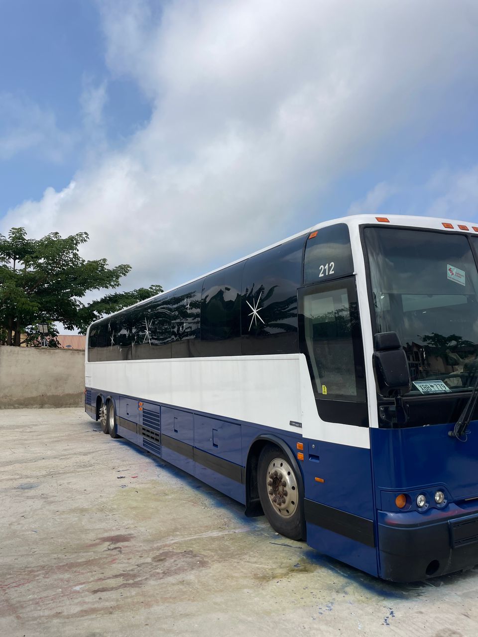Luxurious MCI D-Series Bus